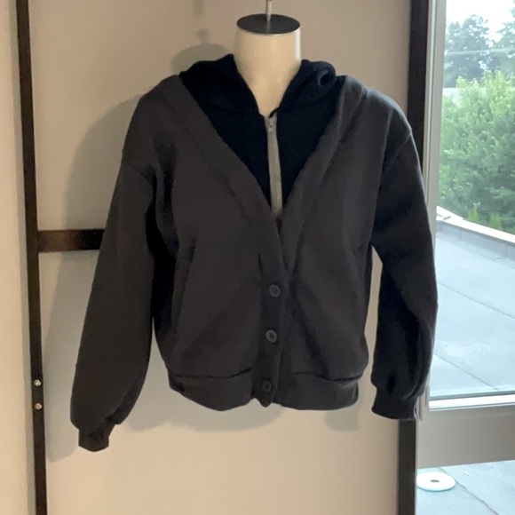 Black and gray hoodie/cardigan with pockets - Picture 2 of 9